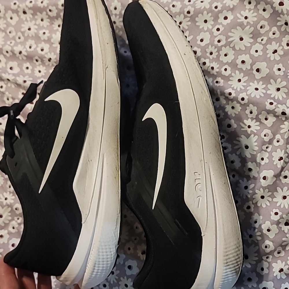 Nike Men's Winflo 10 Black Size 11.5 - Picture 5 of 9